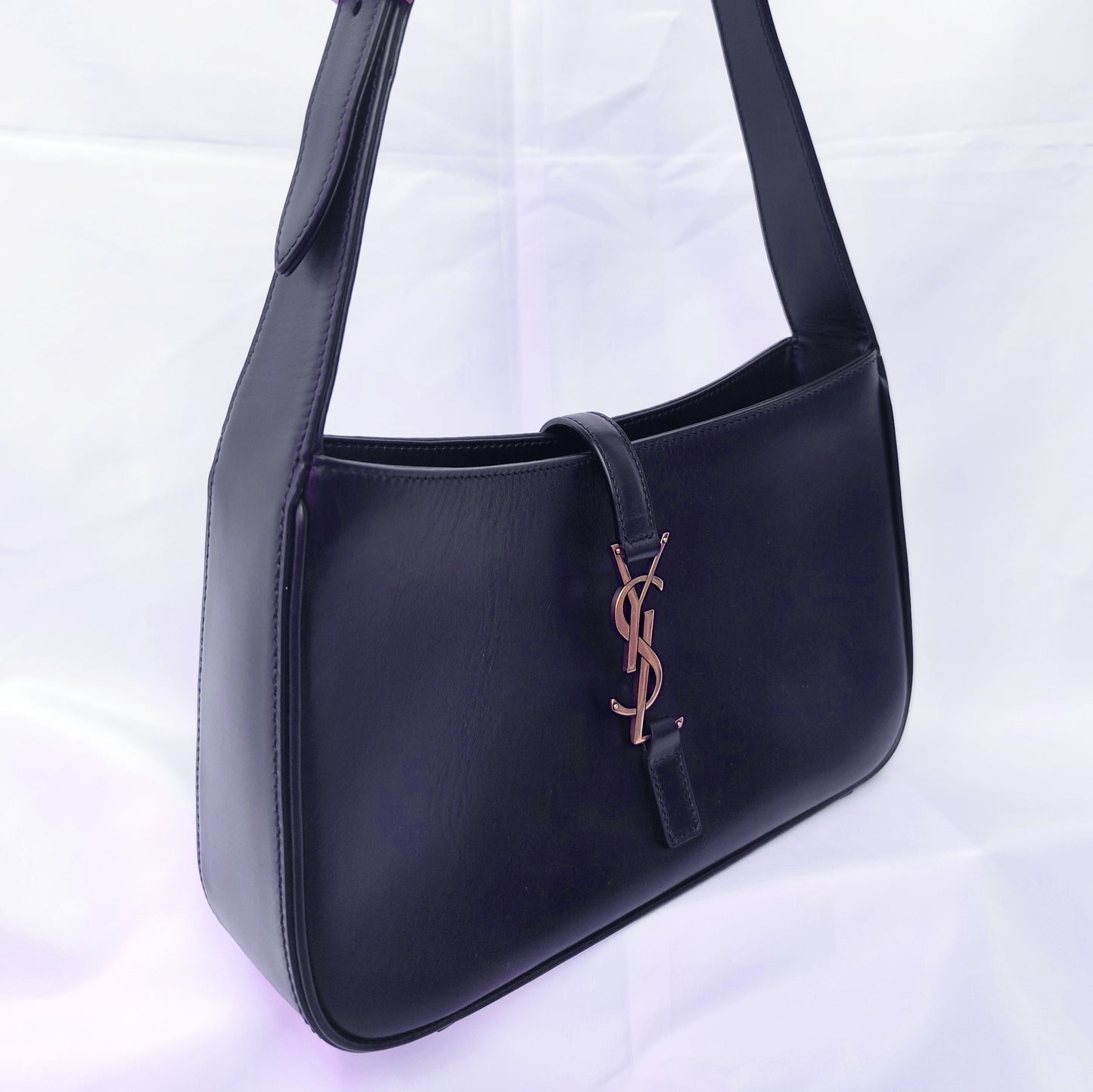 Yves Saint Laurent Le 5 à 7