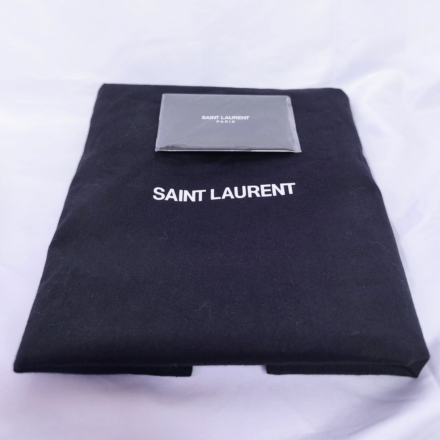 Yves Saint Laurent Le 5 à 7