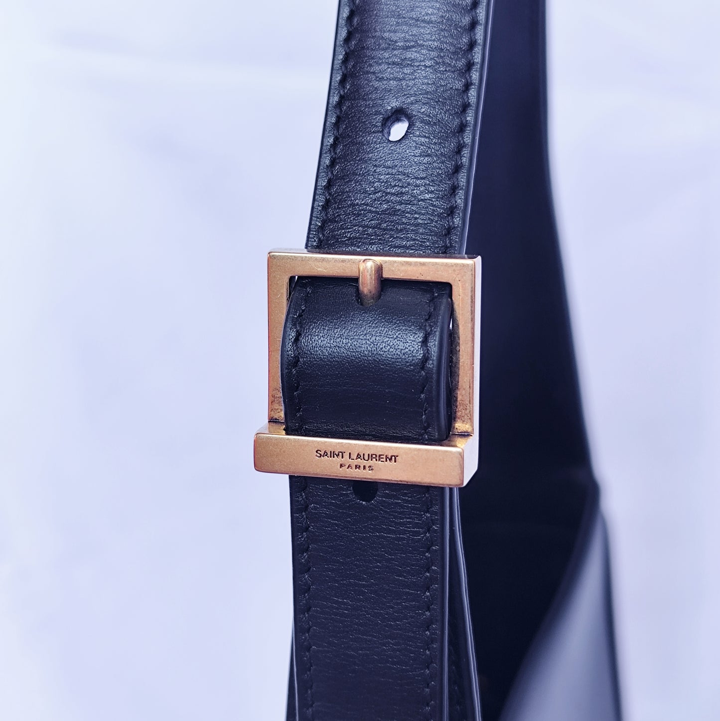 Yves Saint Laurent Le 5 à 7