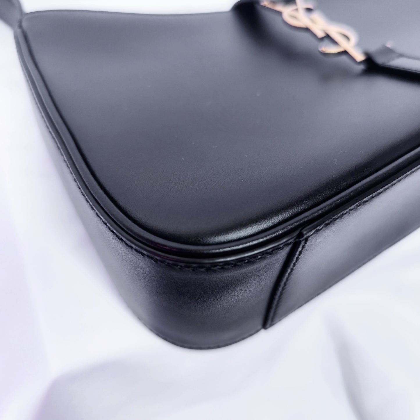 Yves Saint Laurent Le 5 à 7