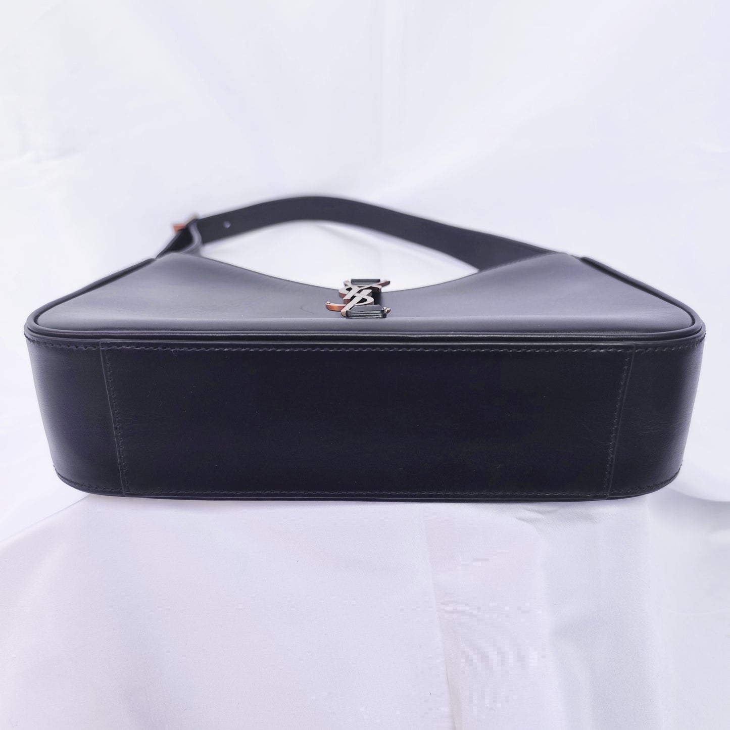 Yves Saint Laurent Le 5 à 7