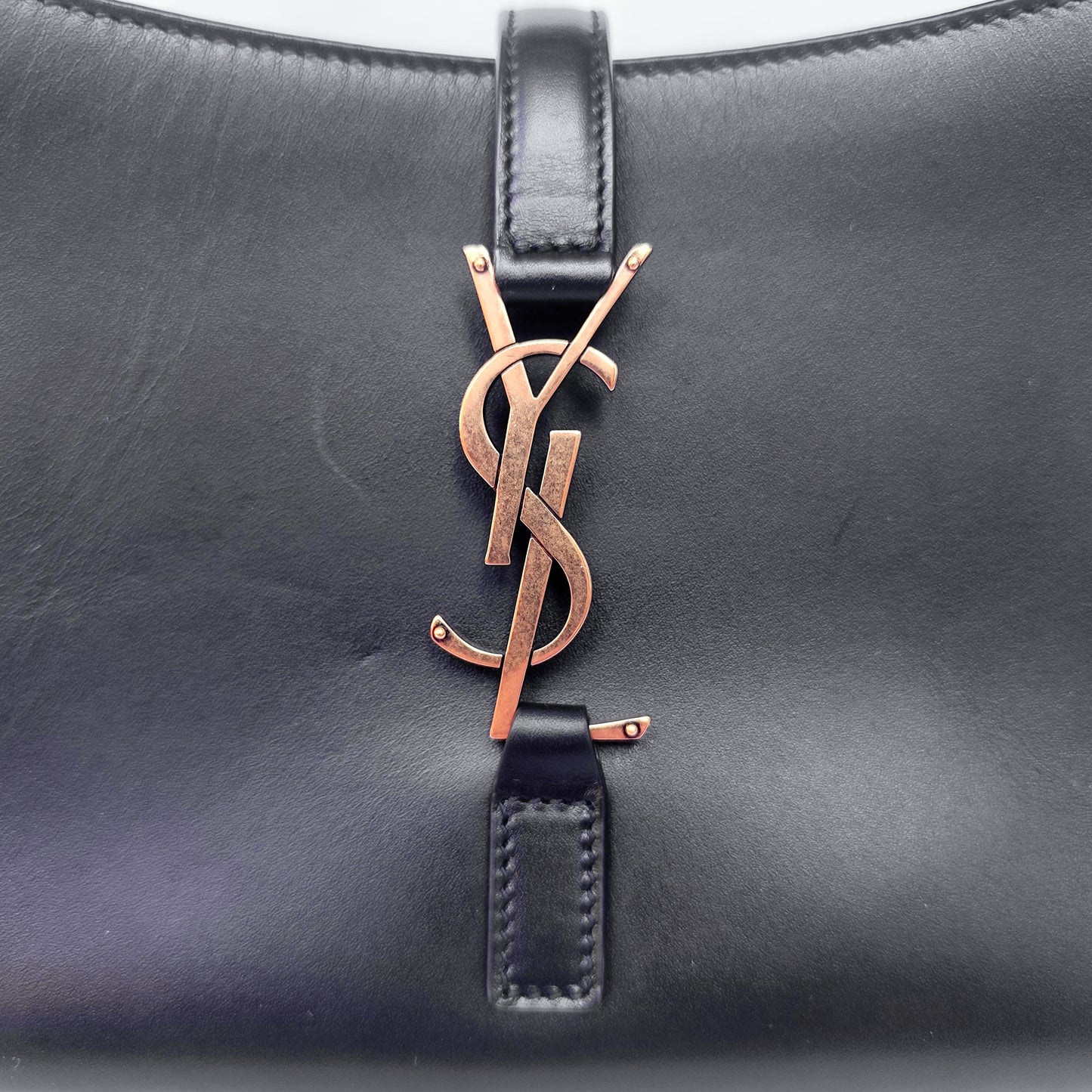 Yves Saint Laurent Le 5 à 7