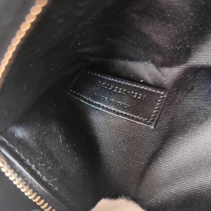 Yves Saint Laurent Le 5 à 7