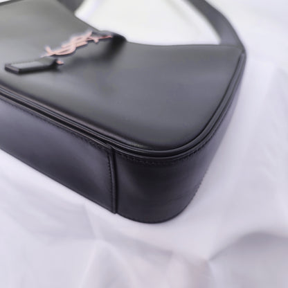 Yves Saint Laurent Le 5 à 7